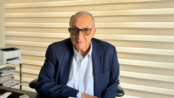 عمرو بدر الدين  عمرو بدر الدين