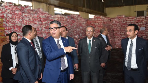 وزير التموين والتجارة الداخلية وزير التموين والتجارة الداخلية