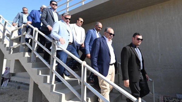 وزير الإسكان ومحافظ أسيوط يتفقدان مشروع صرف صحي ومحطة المعالجة بأبوتيج