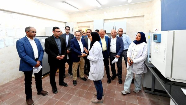 وزير الإسكان ومحافظ أسيوط