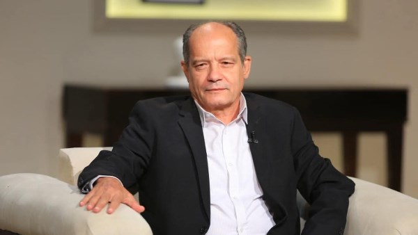 الشاعر عبد الله الأنوار الشاعر عبد الله الأنوار