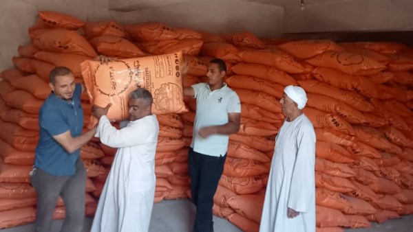 توزيع الأسمدة الزراعية 