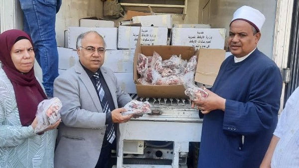 توزيع 2 طن من لحوم الأضاحي على الأسر الأولى بالرعاية في الجيزة