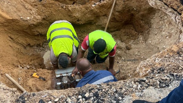 اصلاح خط المياه  اصلاح خط المياه