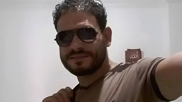 الشاب المتوفي 