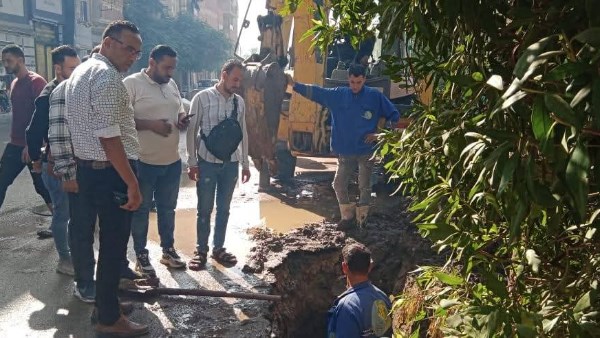 اصلاح خط مياه في المنوفية 