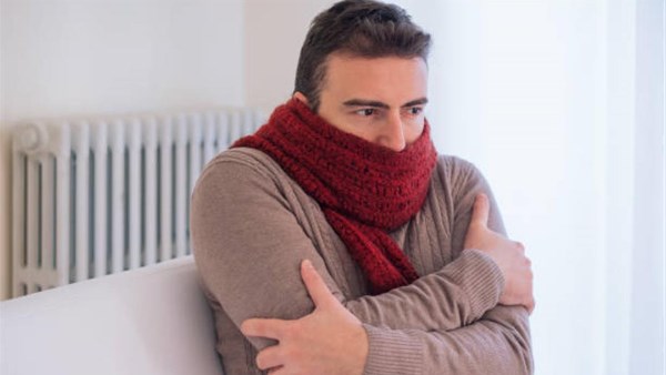 هل تشعر بالبرد دائمًا.. نقص 5 فيتامينات أساسية قد يكون السبب هل تشعر بالبرد دائمًا.. نقص 5 فيتامينات أساسية قد يكون السبب