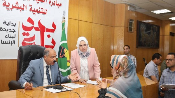 محافظ المنيا في لقاء خدمة المواطنين