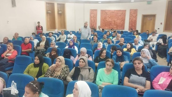 محافظ المنيا: نعمل على إعداد جيل واع من خلال تصحيح المفاهيم المغلوطة محافظ المنيا: نعمل على إعداد جيل واع من خلال تصحيح المفاهيم المغلوطة