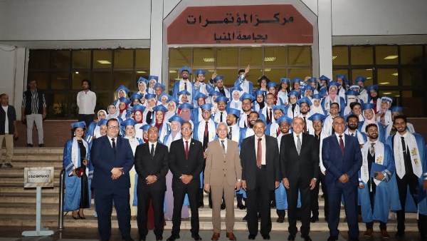 حفل تخرج الطلاب  حفل تخرج الطلاب