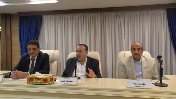 إجتماع محافظ أسيوط 