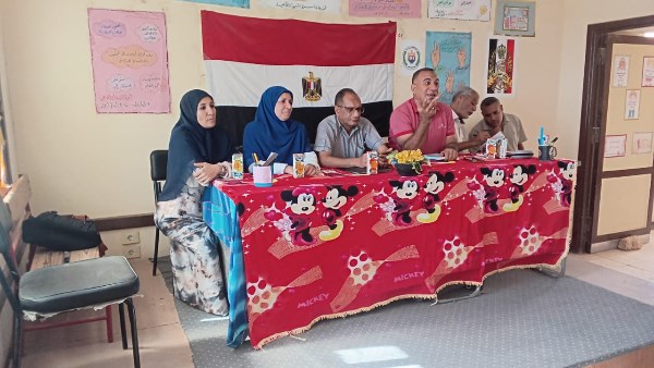 حملات توعية بأضرار الحرق المكشوف للمخلفات الزراعية بقرى مركز منفلوط