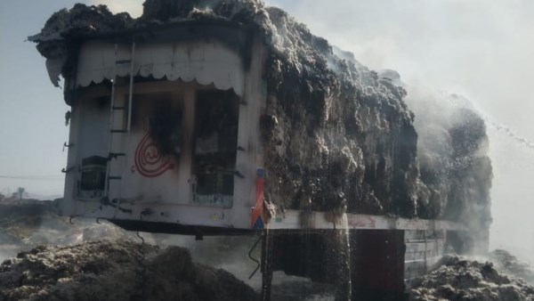 اندلاع حريق في سيارة محملة قطن 