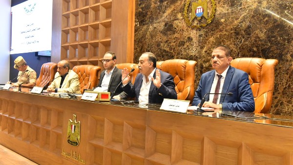 محافظ أسيوط : إجراءات صارمة ضد المركبات غير الآمنة وتوجيهات عاجلة لتأمين المصارف وتحسين الخدمات|صور