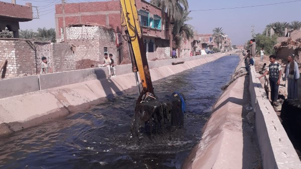 محافظ أسيوط: تكثيف حملات تطهير الترع والمصارف بالقرى والمراكز لضمان انسياب المياه