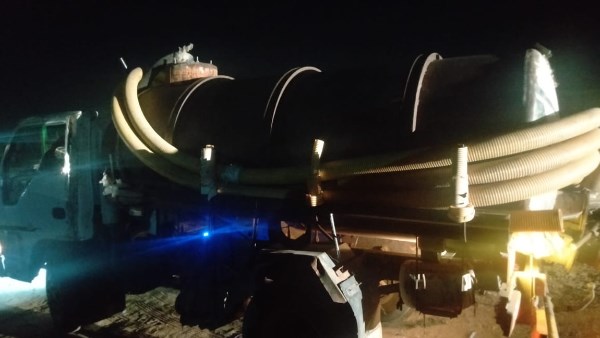 ضبط 3 سيارات تقوم بإلقاء مخلفات الصرف الصحي بترعة قرقارص بأسيوط