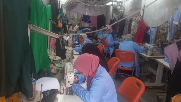  استمرار برامج التدريب المتنقلة للشباب والفتيات على المهن الحرفية والبيئية بأسيوط