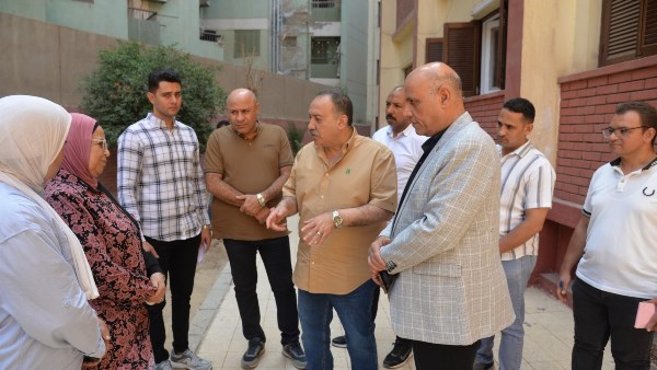 محافظ أسيوط يتفقد أنشطة جمعية الشابات المسلمات 