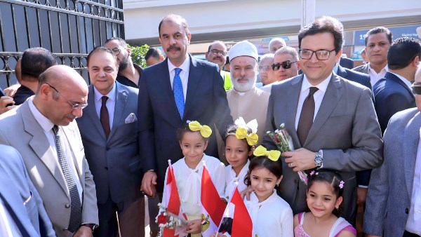 وزير الثقافة ومحافظ سوهاج يفتتحان قصر ثقافة الطفل بعد تطويره وزير الثقافة ومحافظ سوهاج يفتتحان قصر ثقافة الطفل بعد تطويره