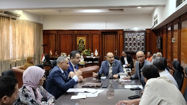 اجتماع السكرتير العام بقنا