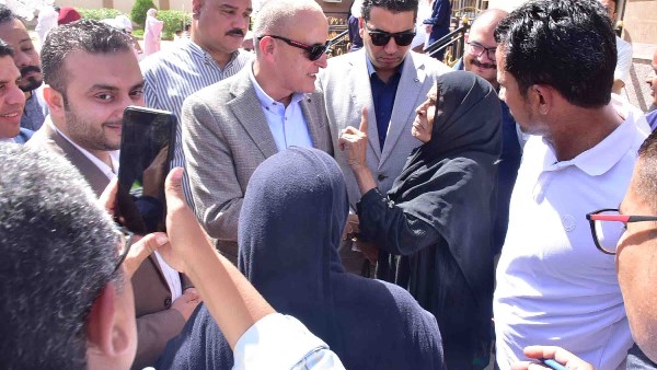 محافظ الأقصر يتفقد مشروعات خدمية بمركز الطود ويدشن مبادرة لتوزيع أدوية الأمراض المزمنة