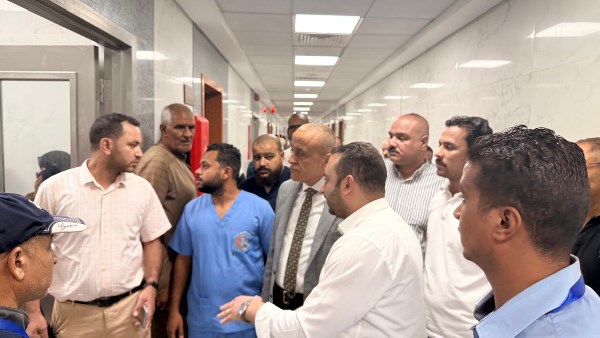 محافظ الاقصر يزور المصابين