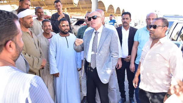 استعدادا للموسم السياحي...محافظ الأقصر يقوم بجولة مسائية لتفقد عدد من المواقع بمدينة الأقصر