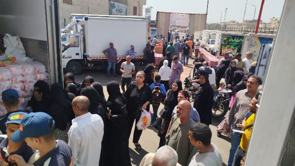 بقرار من محافظ الأقصر.. تمديد سوق اليوم الواحد ليوم إضافي بسبب الإقبال الكبير من المواطنين
