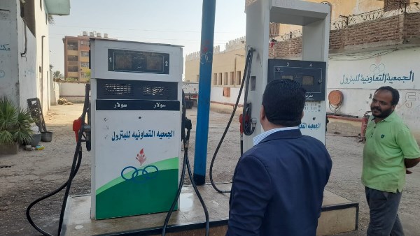 رئيس مدينة الطود يتابع التزام محطات الوقود ومستودعات البوتاجاز بالتسعيرة الجديدة بالأقصر