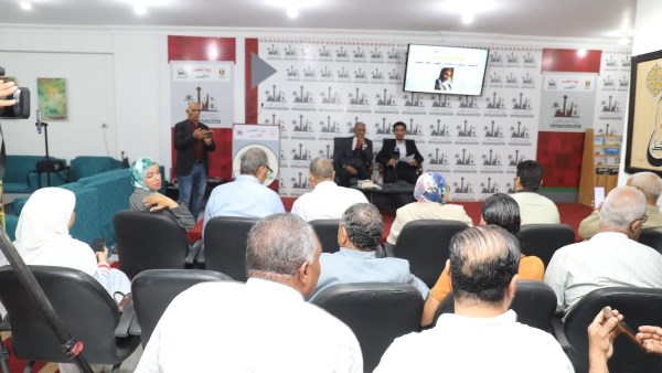 أمسية شعرية ساحرة تجمع جمهور الأدب في الأقصر مع الشاعر الكبير أحمد بخيت