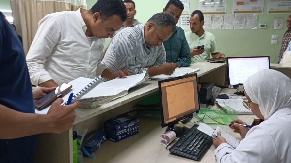 جولة مفاجئة لمدير الرعاية الصحية بالأقصر على 3 مستشفيات ومركز لطب الأسرة