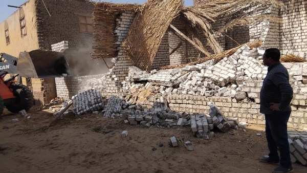 إزالة عدد 14 حالة بناء مخالف خلال حملة مكبرة بمدينة الطود