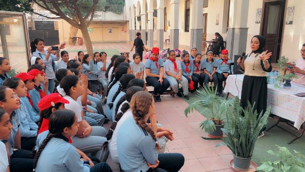 وحدة السكان بالأقصر تنفذ ندوة بمدرسة الراهبات لتوعية 260 طالبة ضمن مبادرة "من حقنا نعيش" وحدة السكان بالأقصر تنفذ ندوة بمدرسة الراهبات لتوعية 260 طالبة ضمن مبادرة "من حقنا نعيش"