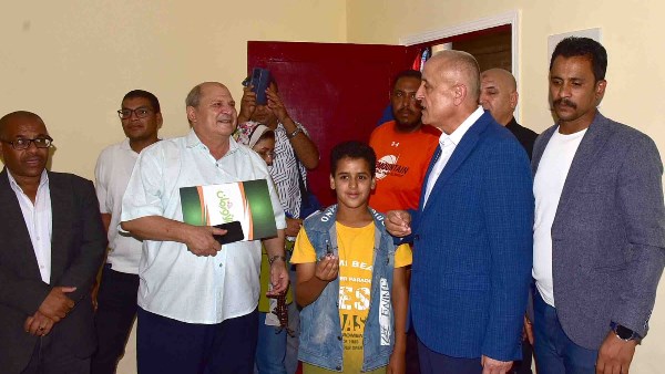 محافظ الأقصر يفي بوعده للطفل الشاذلي ويُسكن أسرته في منزل جديد متكامل بالمساوية محافظ الأقصر يفي بوعده للطفل الشاذلي ويُسكن أسرته في منزل جديد متكامل بالمساوية