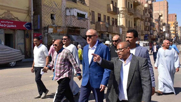 عبد المطلب عماره يتفقد طريق خور المكسر ويوجه بسرعة إنهاء شبكات الصرف والرصف عبد المطلب عماره يتفقد طريق خور المكسر ويوجه بسرعة إنهاء شبكات الصرف والرصف