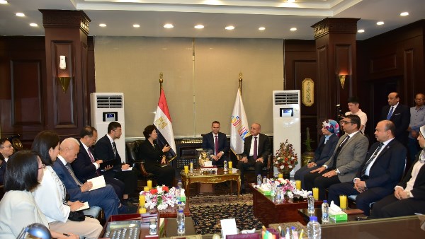 محافظ الأقصر يستقبل وفد المؤتمر الاستشاري للشعب الصيني بمقاطعة سيتشوان محافظ الأقصر يستقبل وفد المؤتمر الاستشاري للشعب الصيني بمقاطعة سيتشوان