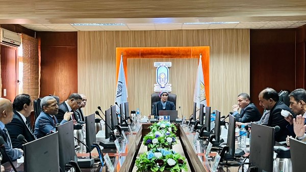 مجلس جامعة الأقصر يقر 20 منحة دراسية ويعزز شراكاته الدولية مع الجامعات مجلس جامعة الأقصر يقر 20 منحة دراسية ويعزز شراكاته الدولية مع الجامعات