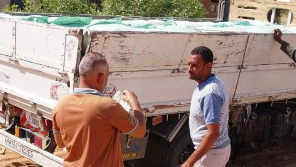 في أسوان.. ضبط سيارة محملة بـ 5 أطنان دقيق بلدي مدعم قبل تهريبها بإدفو