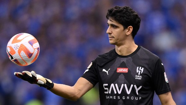 ياسين بونو يوافق على تجديد عقده مع الهلال السعودي