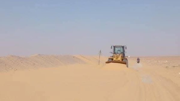 فتح الطريق من آثار الرمال
