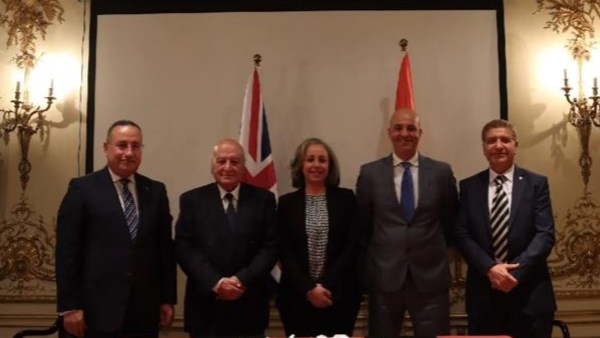زيارة الدكتور قنصوة إلى انجلترا 