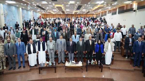 محافظ مطروح  خلال فاعليات الندوة