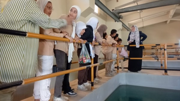رحلة توعوية لطلاب المدارس بمحطة مياه الرميلة
