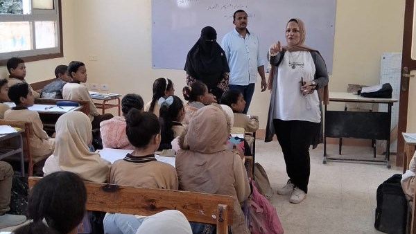 مدير تعليم مطروح  خلال الجولة  مدير تعليم مطروح  خلال الجولة