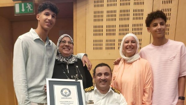 القبطان ولاء حافظ وأسرته 