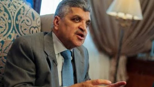 بعد عودة «ميرسك» للعبور من قناة السويس.. أسامة ربيع يكشف تفاصيل الاتفاق