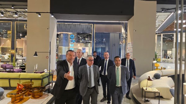 رئيس اقتصادية قناة السويس يلتقي شركات تركية كبرى للمنسوجات والملابس الجاهزة وصناعة الحافلات