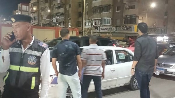مدير أمن بورسعيد يقود حملة مكبرة لإعادة الانضباط بميدان قصر الثقافة  