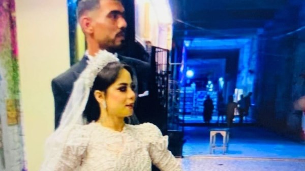 خلع ضوافرها وعض وجهها