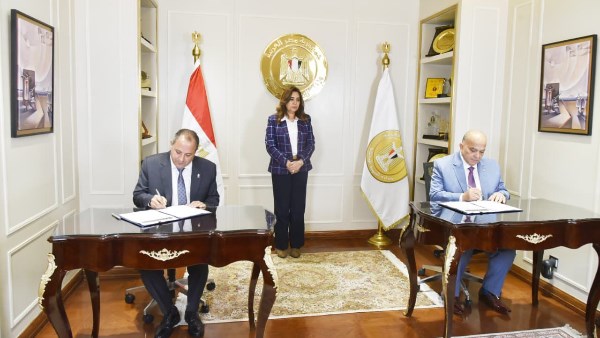 بعد الاخفاق الأول بورسعيد تدخل تجربة جديدة مع شركات النظافة لارضاء المواطنين و القضاء على القمامة  بعد الاخفاق الأول بورسعيد تدخل تجربة جديدة مع شركات النظافة لارضاء المواطنين و القضاء على القمامة